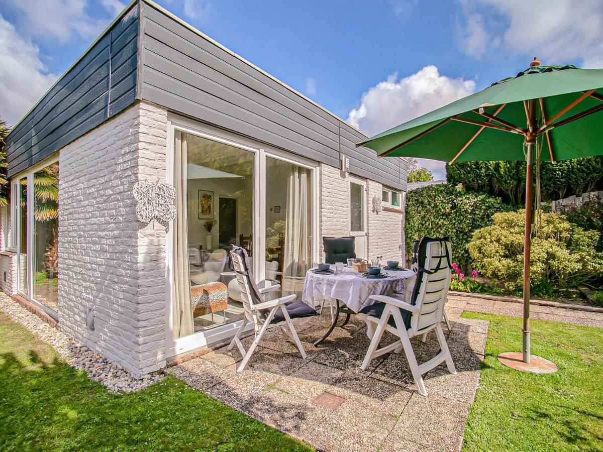 Lovely Bungalow In Noordwijkerhout With Garden Exterior photo